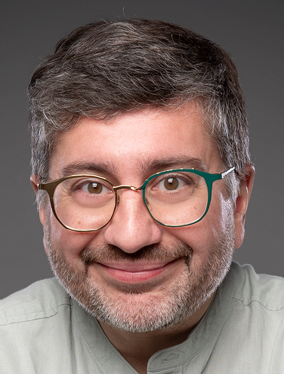 24-06-VJ-headshot-560x750